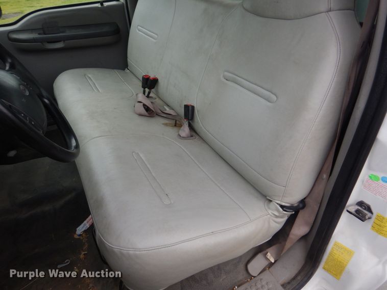 image for item DM7315 2000 Ford F550 Super Duty XL  utility / service truck