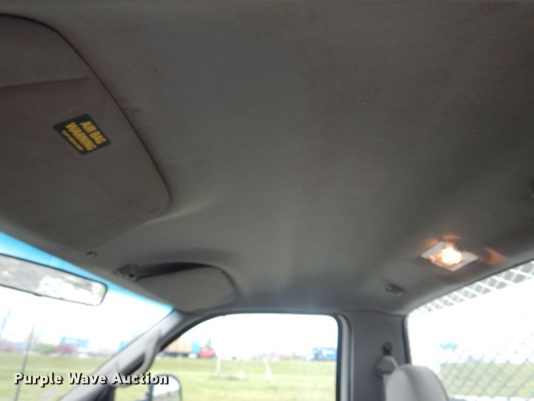 image for item DM7315 2000 Ford F550 Super Duty XL  utility / service truck