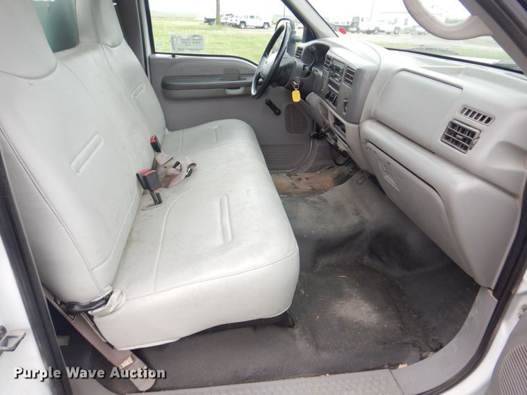 image for item DM7315 2000 Ford F550 Super Duty XL  utility / service truck