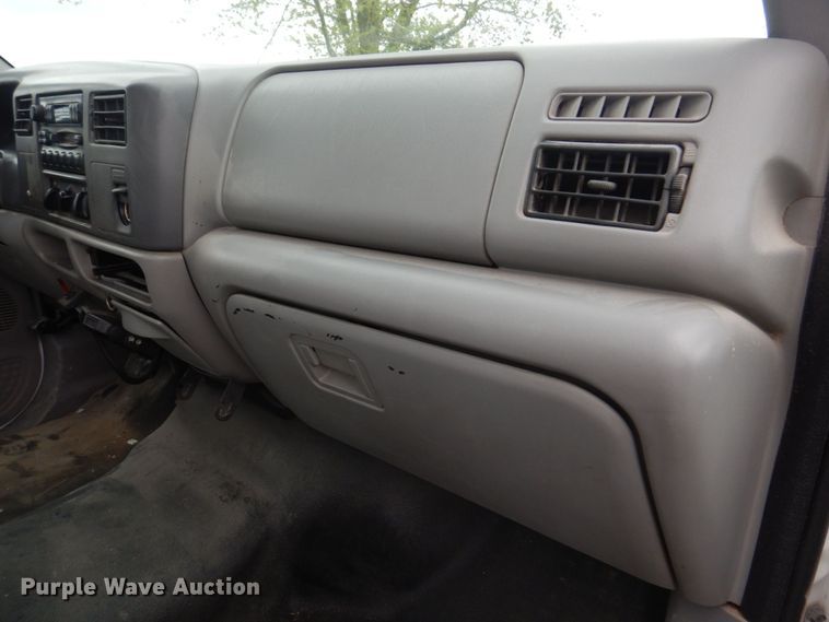 image for item DM7315 2000 Ford F550 Super Duty XL  utility / service truck