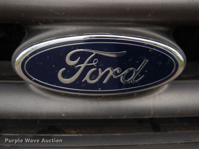 image for item DM7315 2000 Ford F550 Super Duty XL  utility / service truck