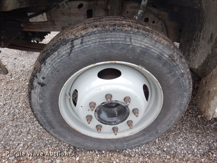 image for item DM7315 2000 Ford F550 Super Duty XL  utility / service truck