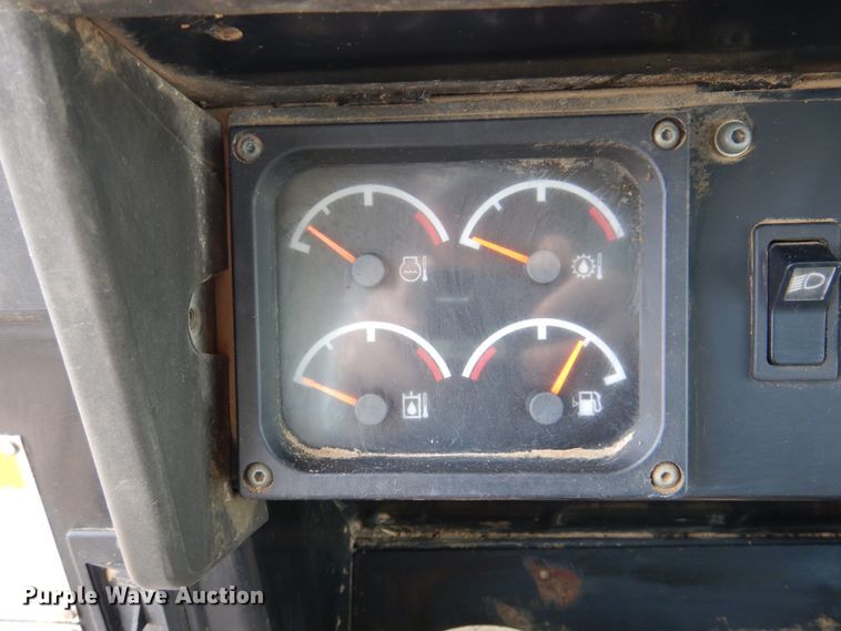 image for item DN7313 2001 Caterpillar 953C  track loader