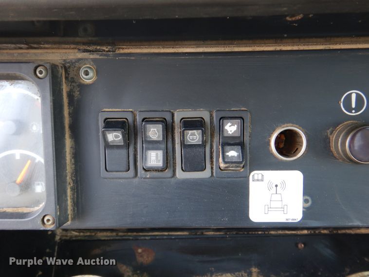 image for item DN7313 2001 Caterpillar 953C  track loader