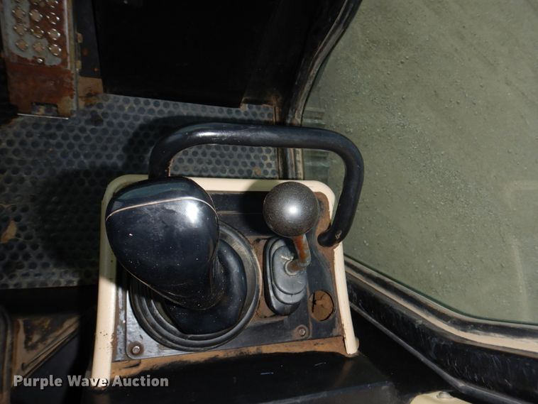 image for item DN7313 2001 Caterpillar 953C  track loader