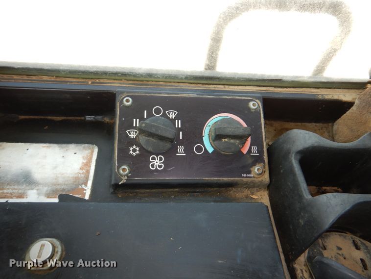 image for item DN7313 2001 Caterpillar 953C  track loader