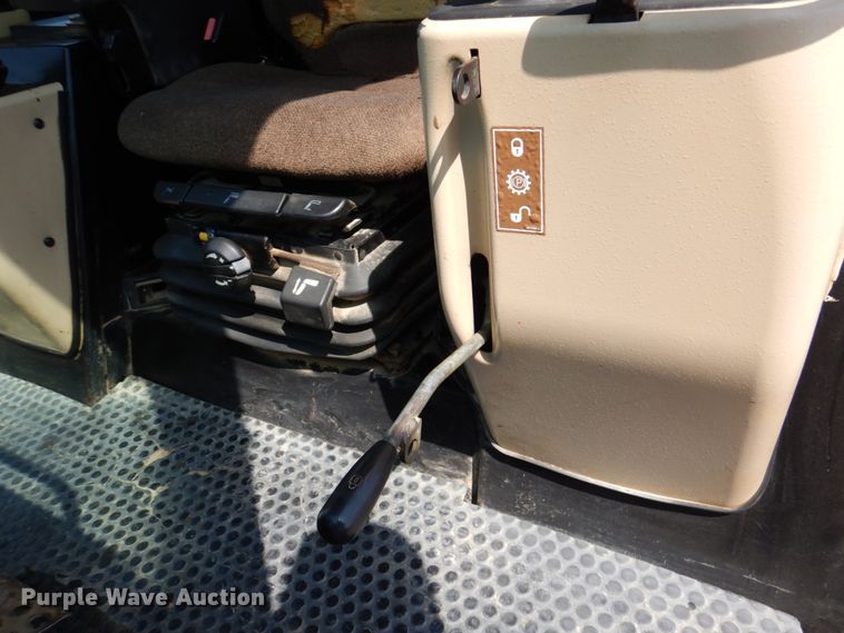 image for item DN7313 2001 Caterpillar 953C  track loader