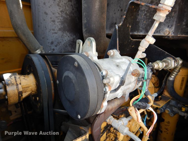 image for item DN7313 2001 Caterpillar 953C  track loader