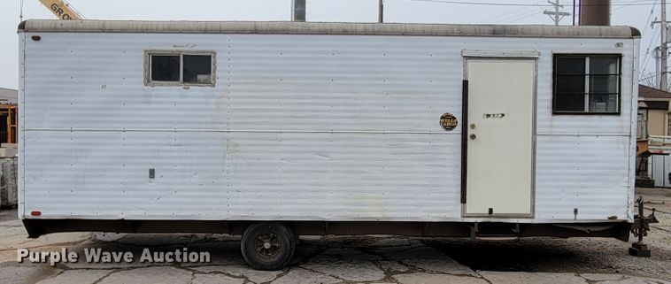 image for item DN7333 1988 Wells Cargo  office trailer
