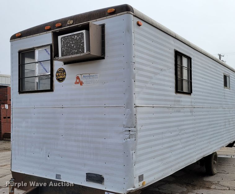 image for item DN7333 1988 Wells Cargo  office trailer