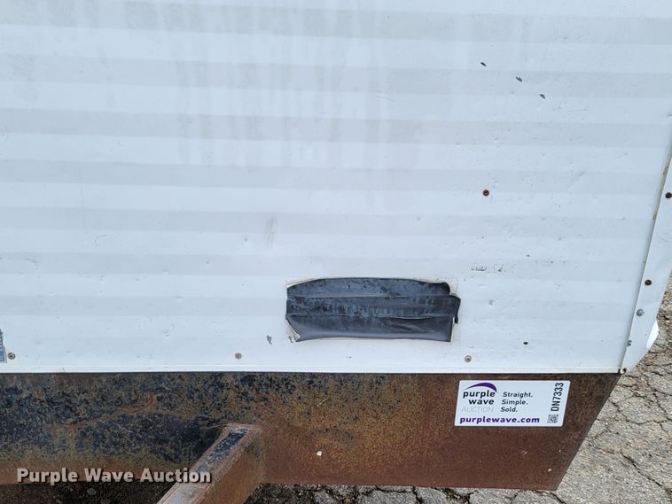 image for item DN7333 1988 Wells Cargo  office trailer