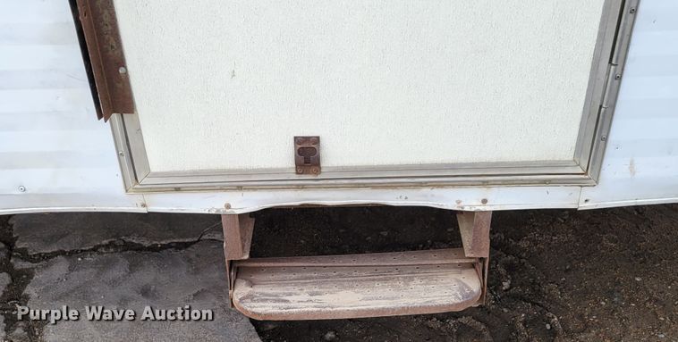 image for item DN7333 1988 Wells Cargo  office trailer