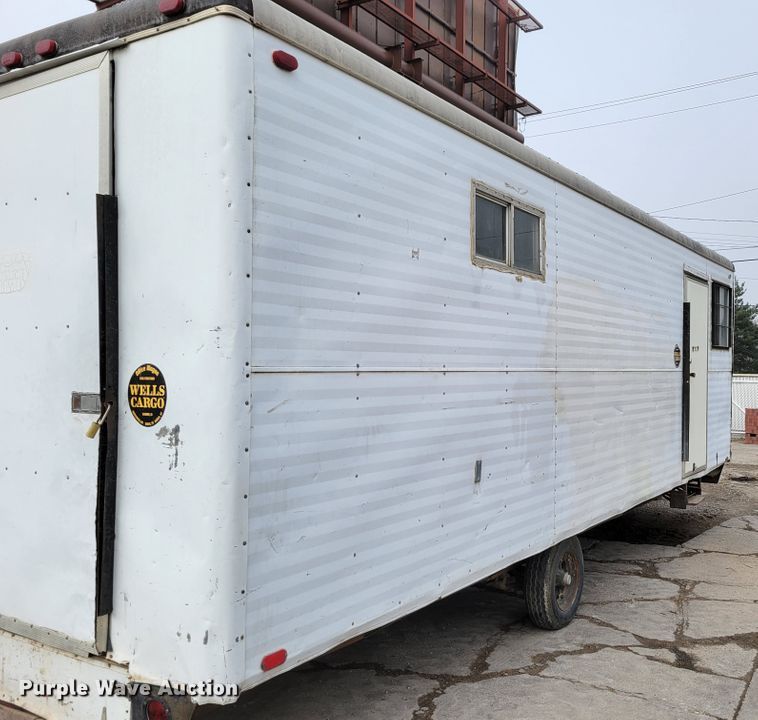 image for item DN7333 1988 Wells Cargo  office trailer