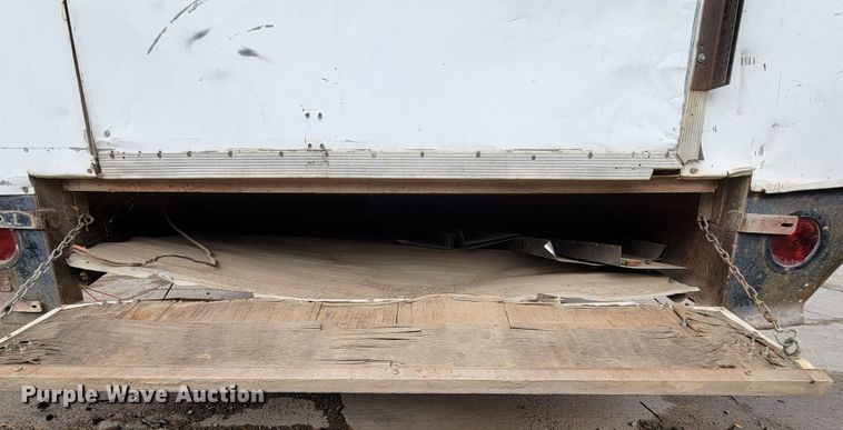 image for item DN7333 1988 Wells Cargo  office trailer