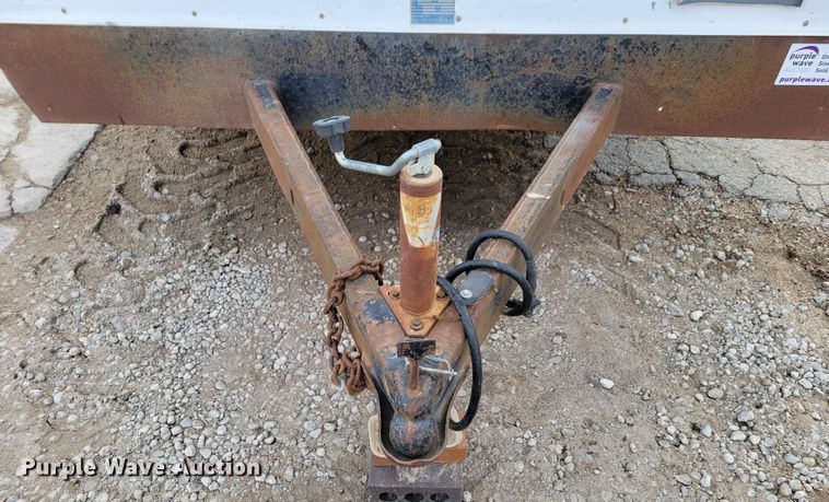 image for item DN7333 1988 Wells Cargo  office trailer