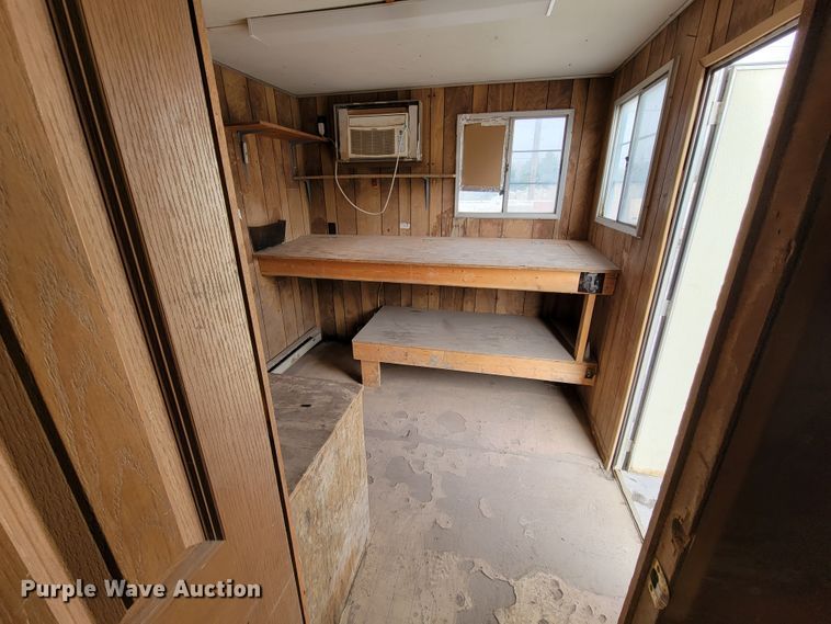 image for item DN7333 1988 Wells Cargo  office trailer