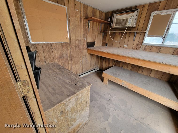 image for item DN7333 1988 Wells Cargo  office trailer