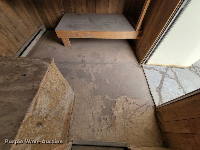 image for item DN7333 1988 Wells Cargo  office trailer