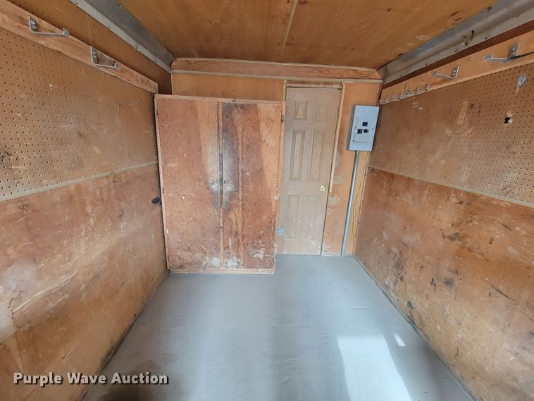 image for item DN7333 1988 Wells Cargo  office trailer