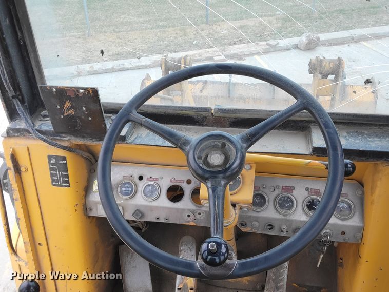 image for item DN7335 1973 Case W20  wheel loader