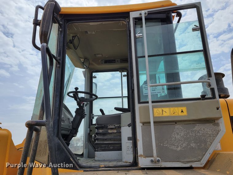 image for item DN7336 2006 Hyundai HL760 XTD-7  wheel loader