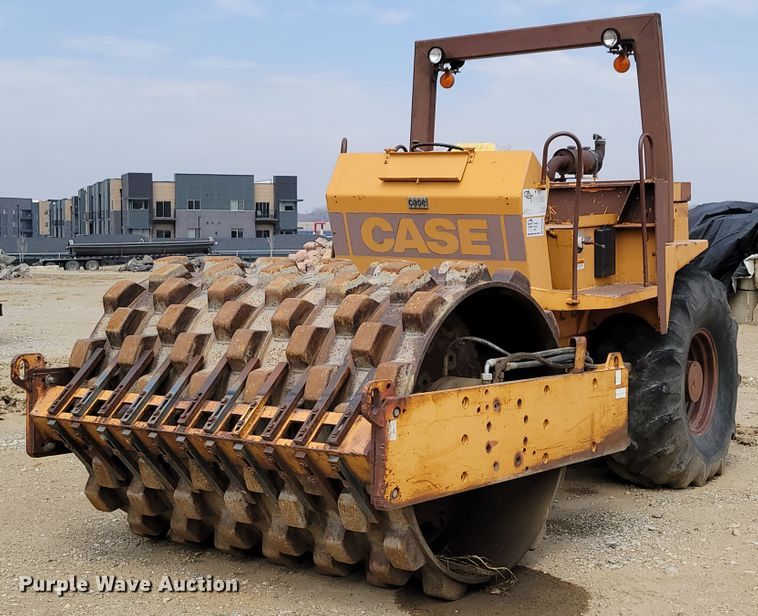 image for item DN7338 1989 Case W1402 PD  single drum roller