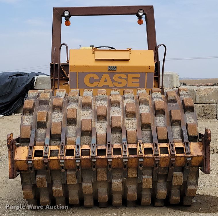 image for item DN7338 1989 Case W1402 PD  single drum roller