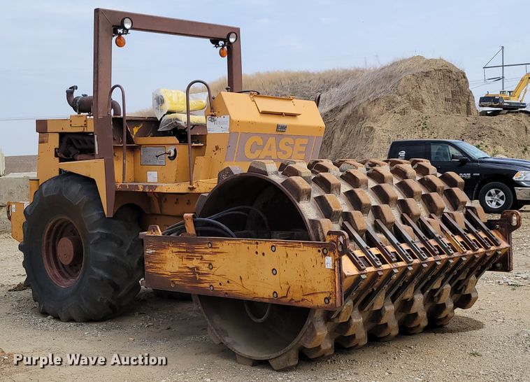 image for item DN7338 1989 Case W1402 PD  single drum roller