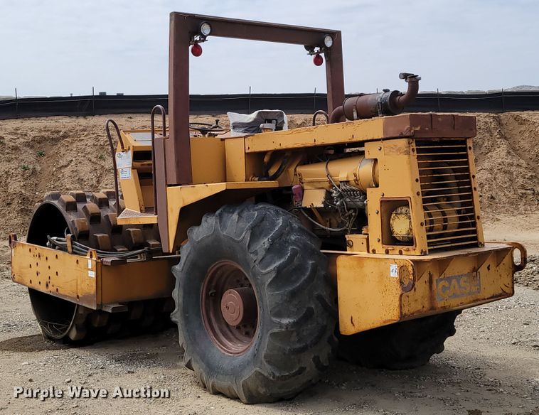 image for item DN7338 1989 Case W1402 PD  single drum roller