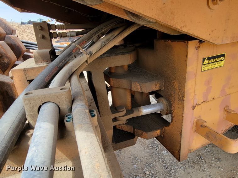 image for item DN7338 1989 Case W1402 PD  single drum roller