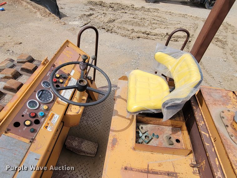 image for item DN7338 1989 Case W1402 PD  single drum roller