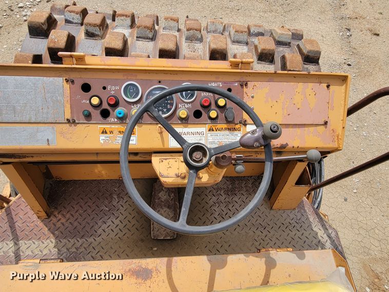 image for item DN7338 1989 Case W1402 PD  single drum roller