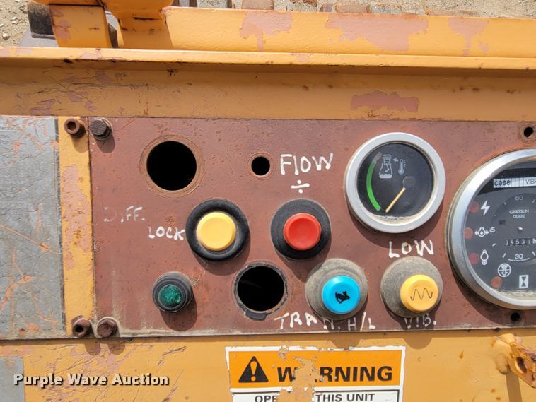 image for item DN7338 1989 Case W1402 PD  single drum roller