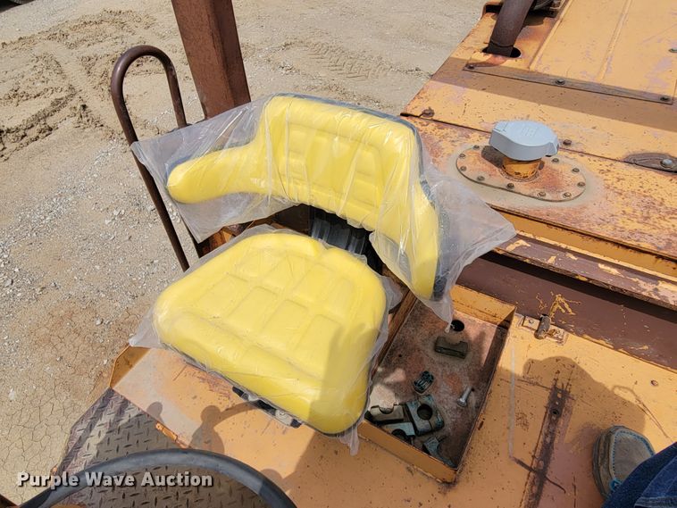 image for item DN7338 1989 Case W1402 PD  single drum roller