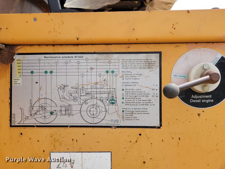 image for item DN7338 1989 Case W1402 PD  single drum roller