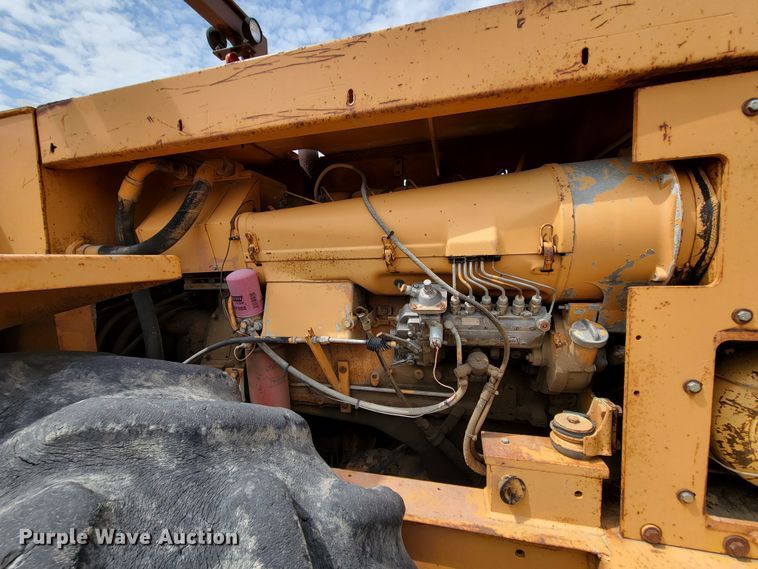 image for item DN7338 1989 Case W1402 PD  single drum roller