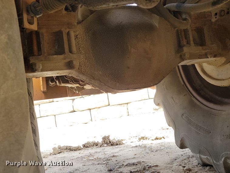 image for item DN7338 1989 Case W1402 PD  single drum roller