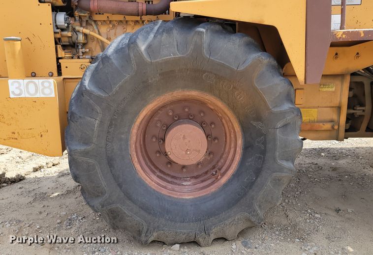 image for item DN7338 1989 Case W1402 PD  single drum roller