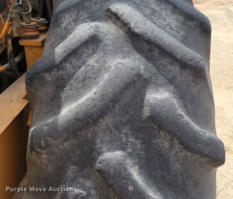 image for item DN7338 1989 Case W1402 PD  single drum roller