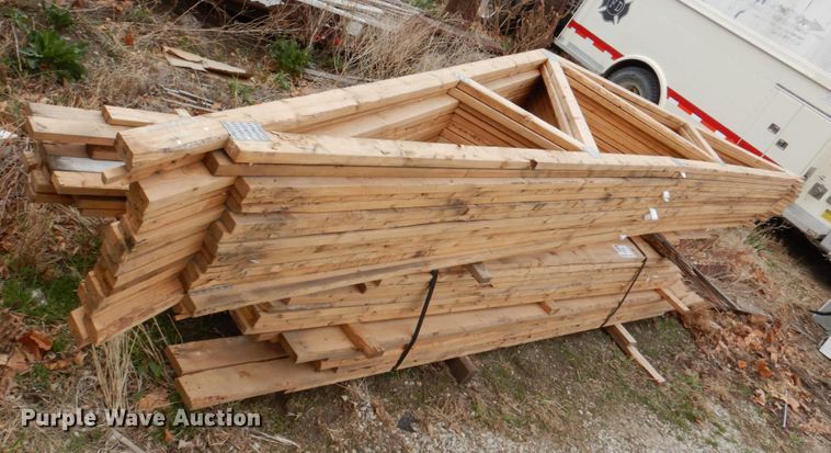 image for item DN7344 Approximately 20' x 26' wood frame building