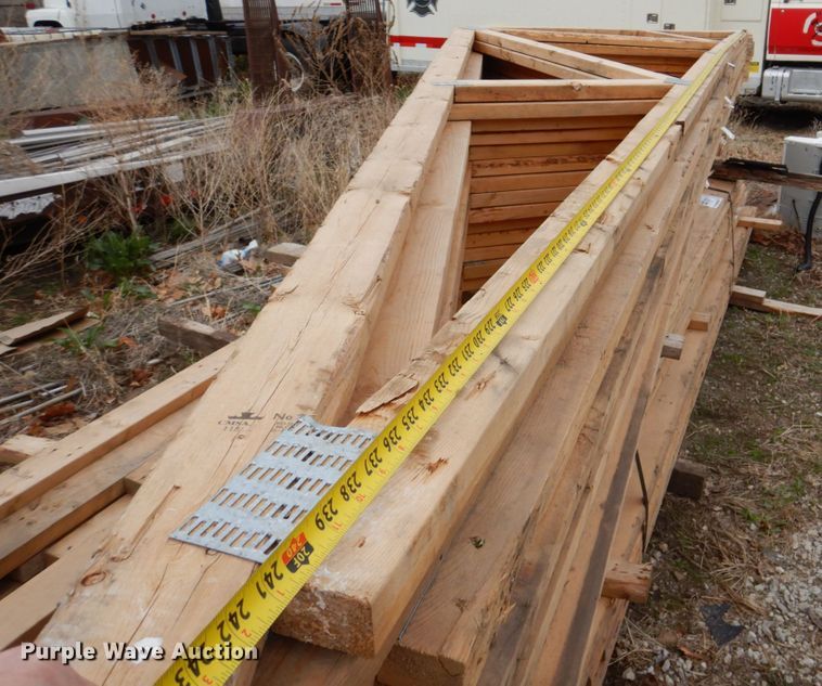 image for item DN7344 Approximately 20' x 26' wood frame building