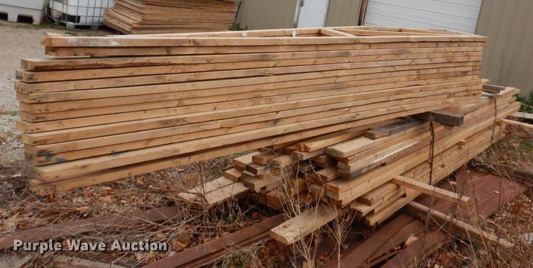 image for item DN7344 Approximately 20' x 26' wood frame building