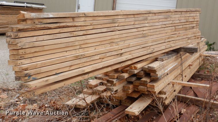 image for item DN7344 Approximately 20' x 26' wood frame building