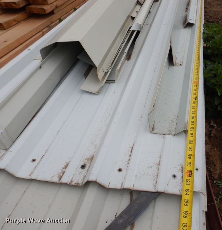 image for item DN7344 Approximately 20' x 26' wood frame building