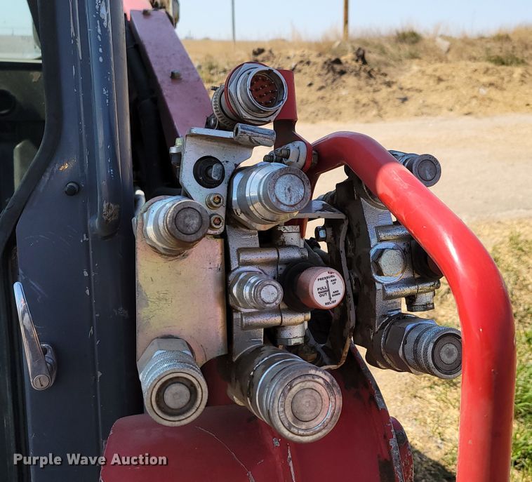 image for item DN7354 2016 Takeuchi TL10  tracked skid steer loader