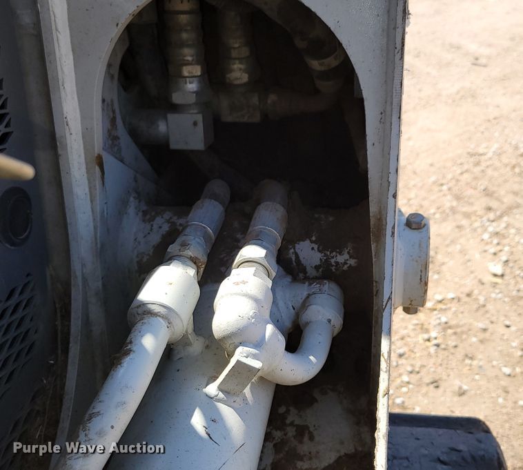 image for item DN7354 2016 Takeuchi TL10  tracked skid steer loader