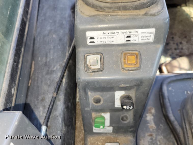 image for item DN7354 2016 Takeuchi TL10  tracked skid steer loader