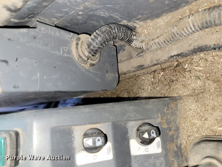 image for item DN7354 2016 Takeuchi TL10  tracked skid steer loader