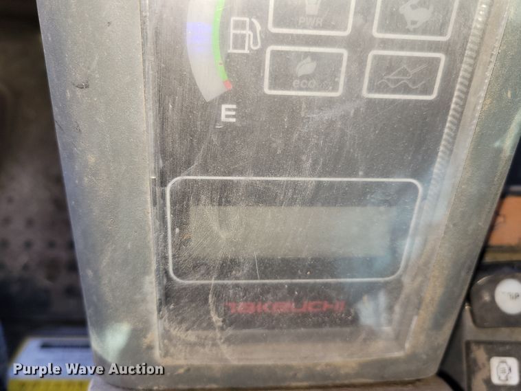 image for item DN7354 2016 Takeuchi TL10  tracked skid steer loader