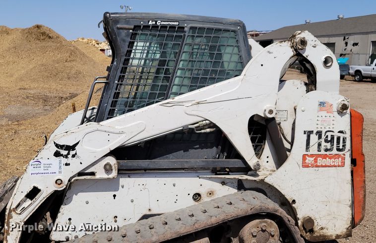 image for item DN7355 2009 Bobcat T190  tracked skid steer loader